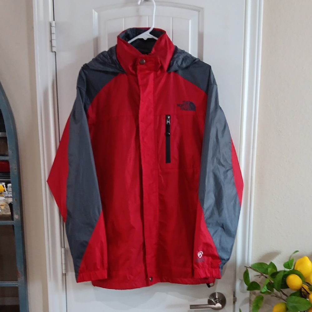 The North Face Men's Red & Gray Oscillator Series WEATHERGEAR